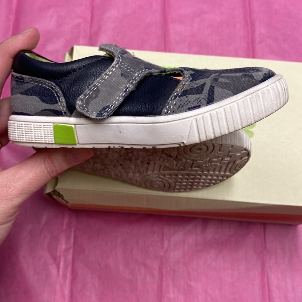 Boys Livie & Luca Shoes Size 7 GUC - Picture 5 of 8